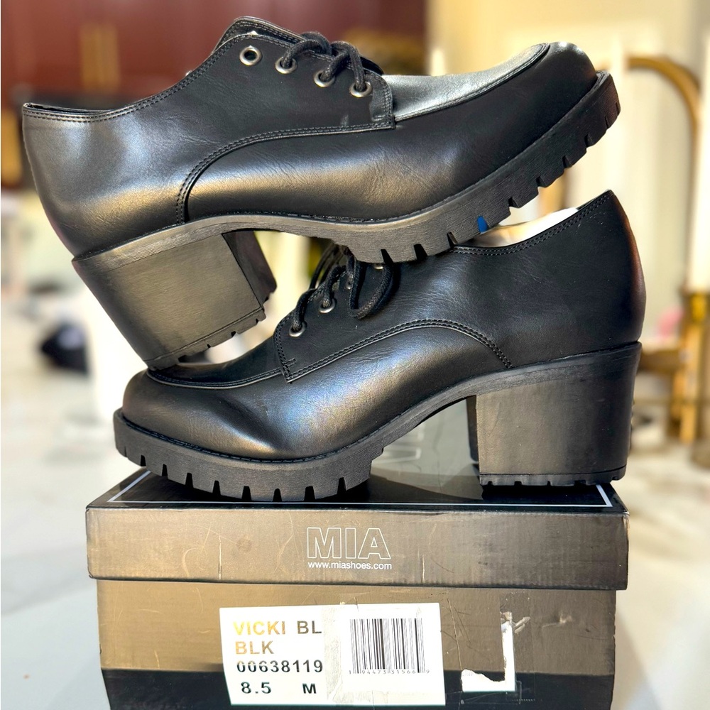 MIA Brand “Vicki” Platform chunky heel 8.5W